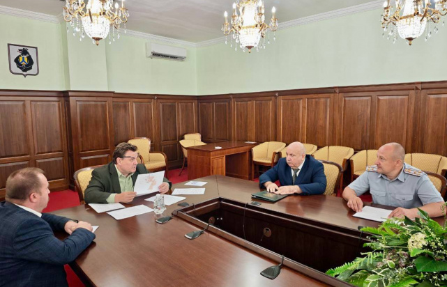 Константин Чуйченко совершает рабочую поездку в Дальневосточный федеральный округ Константин Чуйченко совершает рабочую поездку в Дальневосточный федеральный округ