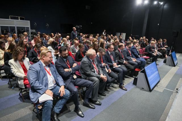В рамках XIII Петербургского международного юридического форума состоялась панельная сессия «Эпоха маркетплейсов: право или технологии?» В рамках XIII Петербургского международного юридического форума состоялась панельная сессия «Эпоха маркетплейсов: право или технологии?»