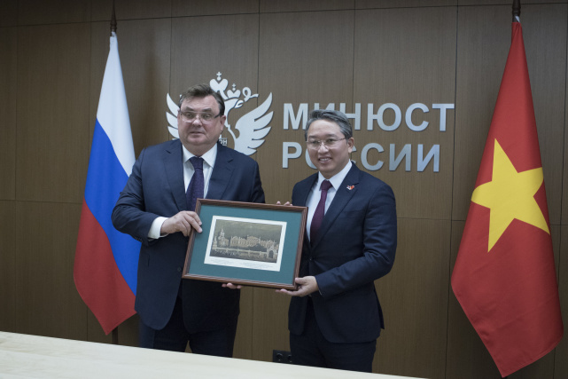 Состоялась встреча глав министерств юстиции Российской Федерации и Социалистической Республики Вьетнам Состоялась встреча глав министерств юстиции Российской Федерации и Социалистической Республики Вьетнам
